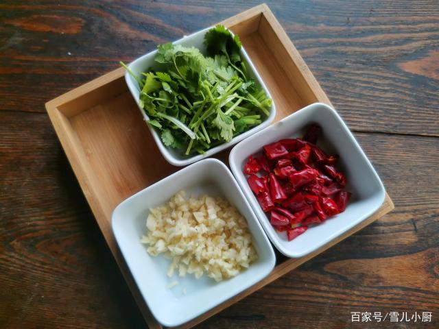 這個海鮮被稱作“小人仙”，肉質肥美，用這個方法做，一盤不夠吃